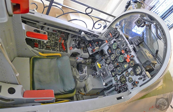Cockpit f 84f
