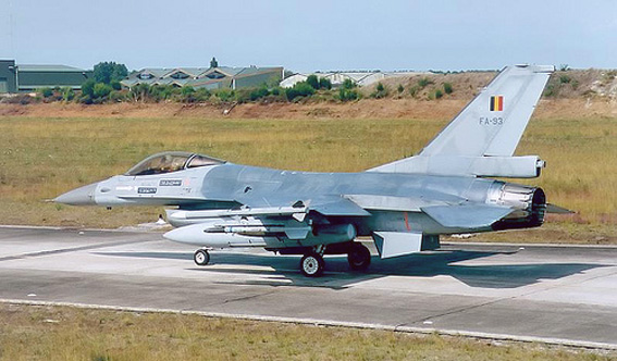 F 16 cazaux 1