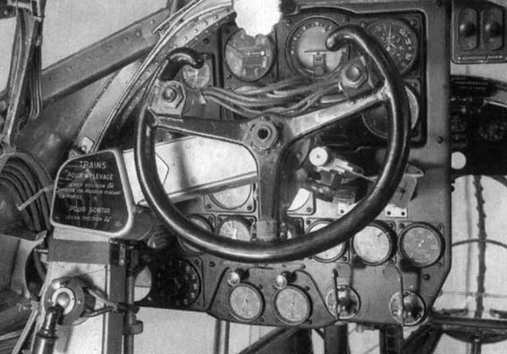 leo-45-cockpit-a.jpg